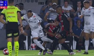 开云体育-内马尔桑托斯首秀：挨踢，被扪，突突突！