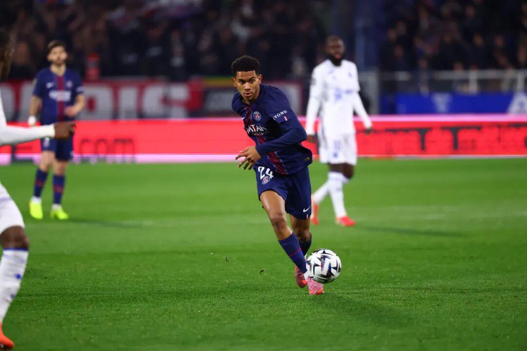 kaiyun网站-巴尔科拉制胜，PSG客场击败欧塞尔