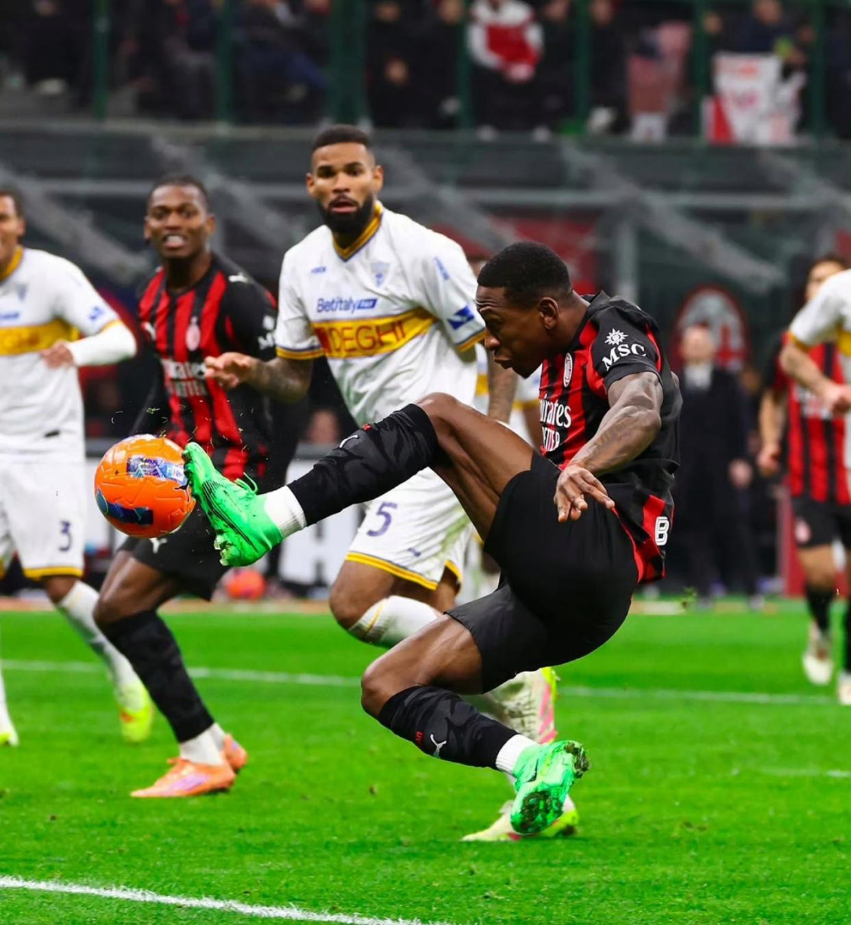 开云官方-挺过来了？米兰后发优势渐显，一周一赛成常态，替补球员回血